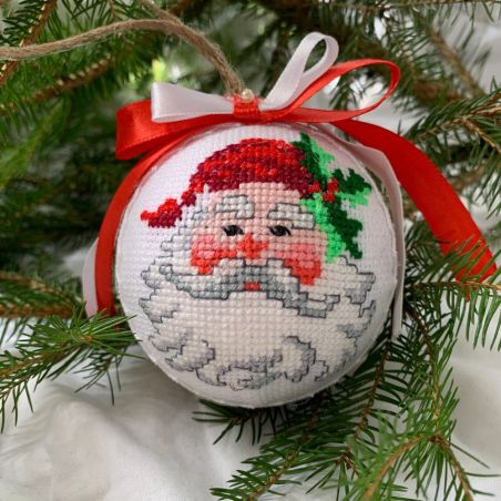 Weihnachtskugel mit gesticktem Weihnachtsmann