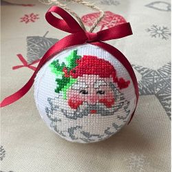 Santa Claus - ručně vyšívaná vánoční ozdoba