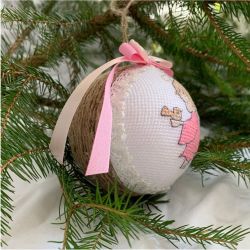 Weihnachtskugel mit gesticktem Engel
