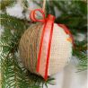 Weihnachtskugel mit Stickerei Schneemann