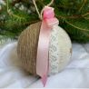 Weihnachtskugel mit gesticktem Engel