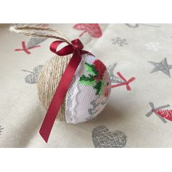 Weihnachtskugel mit gesticktem Weihnachtsmann