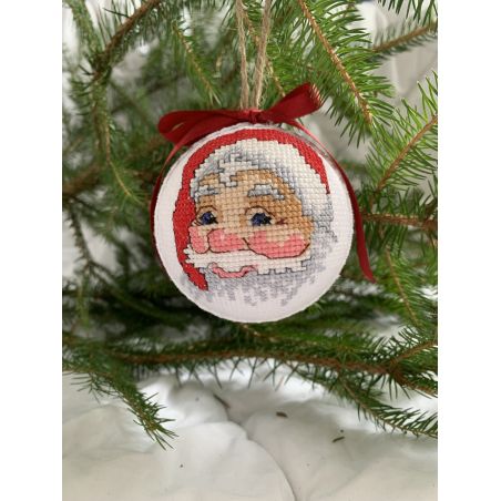 Tradiční Santa - ručně vyšívaná vánoční ozdoba